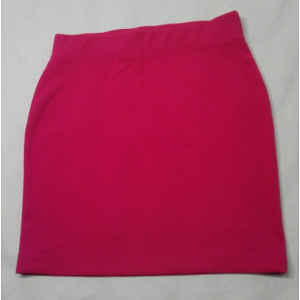 Express stretching pink color skirt size M